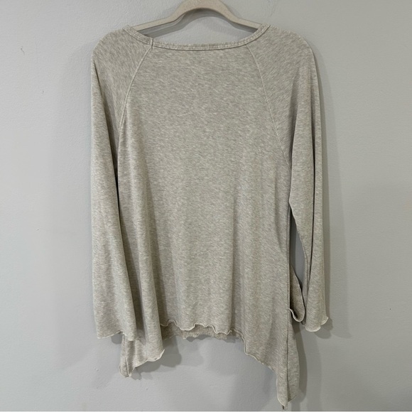 Elan Women’s Cream Oatmeal Asymmetrical Long Sleeve Crewneck Sweater Size Small - Picture 4 of 5